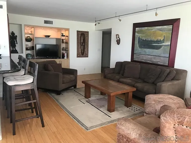1720 Avenida Del Mundo #602 — Photo 5