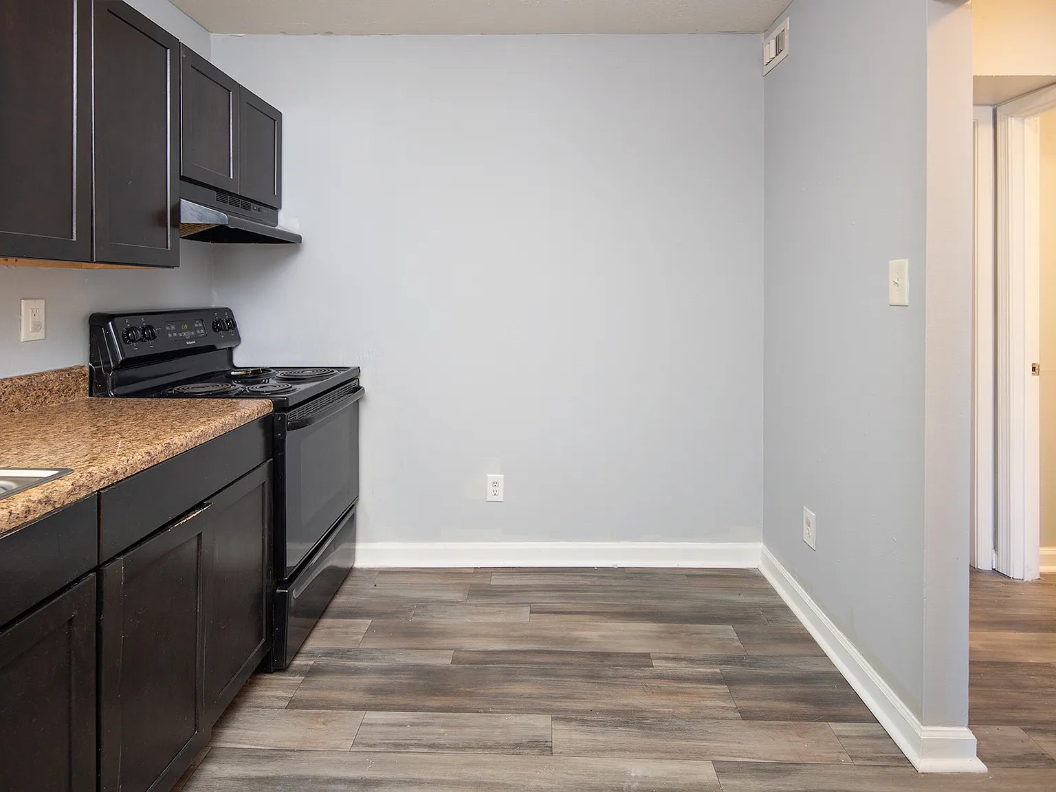1 bed, 760 sqft, $990 — Photo 2
