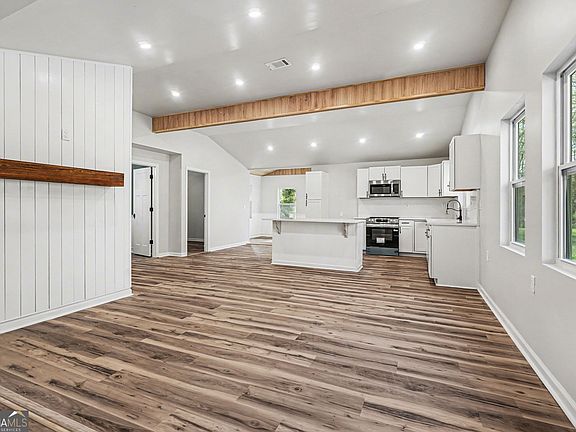 2nd image of 1004 Mapp St