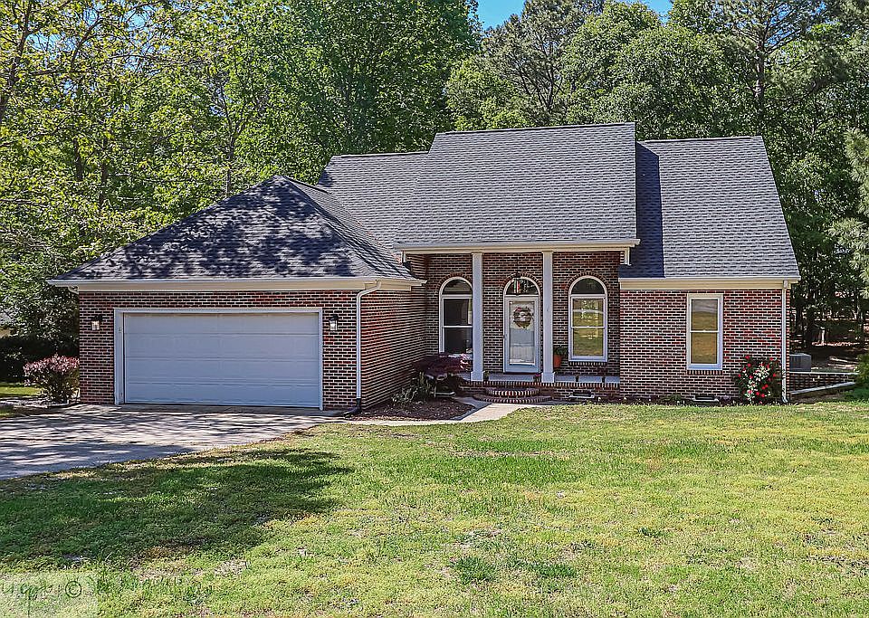 1st image of 121 Albert Dr