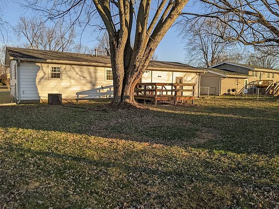 2nd image of 1205 S Willow Dr