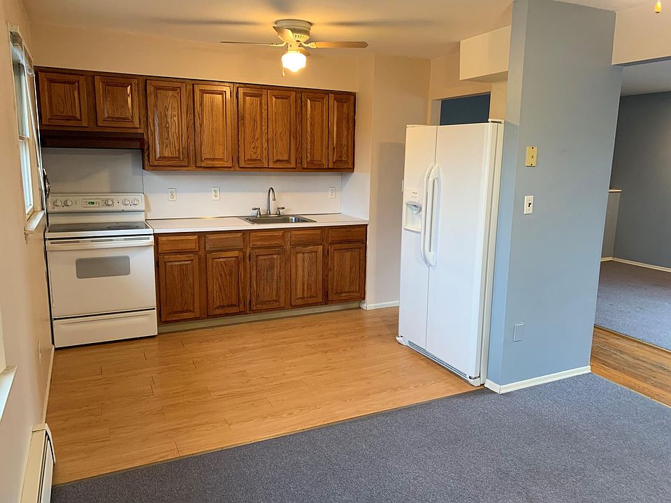 1st image of 486 E Meadow Ave