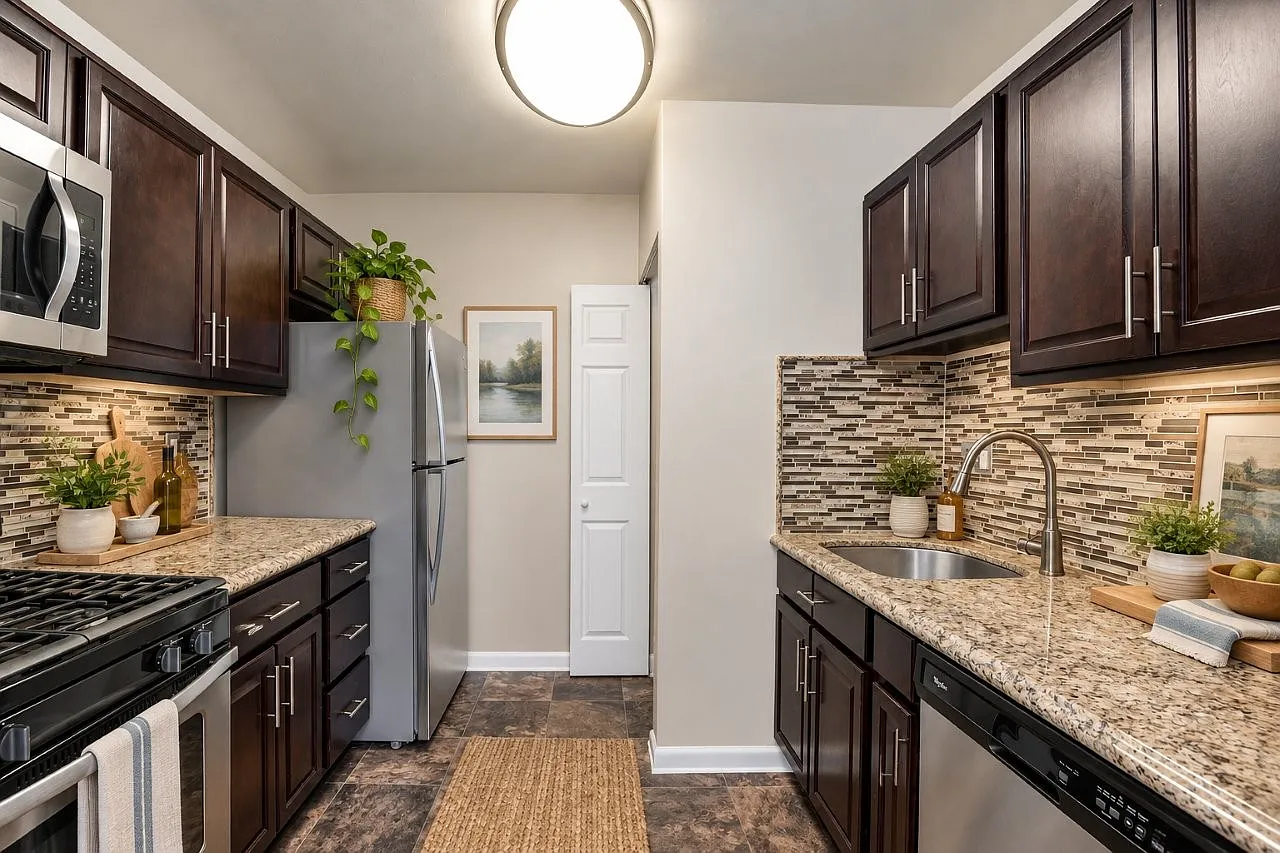 Willow Lake Apartment Homes — Photo 2