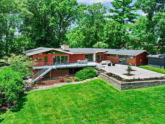 3rd image of 7460 Fair Oaks Dr