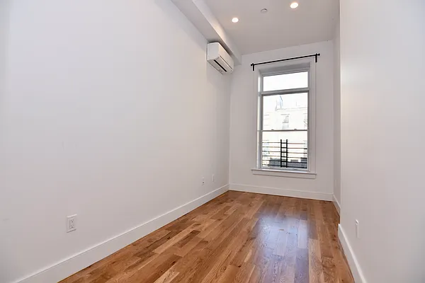 Rented by Bohemia Realty Group | media 46