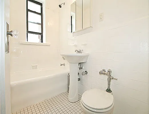 Rented by SW Queens Mezzanine | media 6