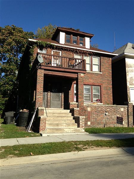 564 St Clair