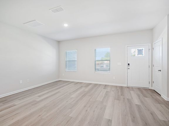 3rd image of 710 Southland Dr
