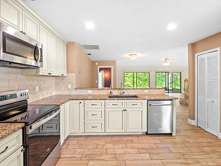 3725 Laurette Rd — Photo 13