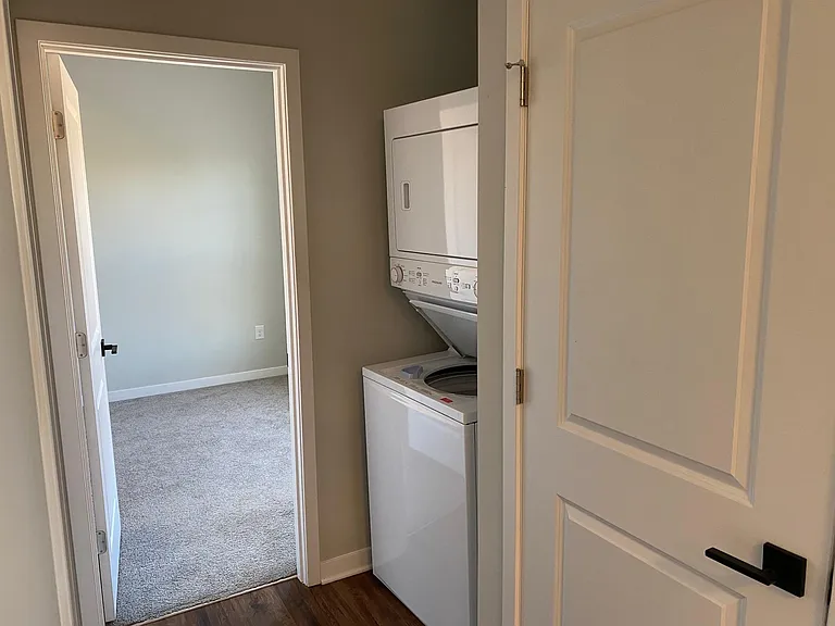 2212 W Stewart Ave #7 — Photo 13