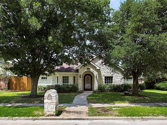 2nd image of 8585 Pebblebrook Dr