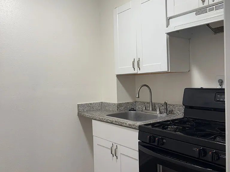 711 E Carson St #A5 — Photo 5