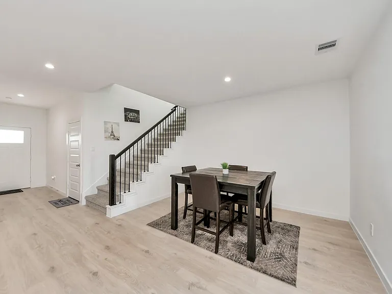 31771 Margaret Woods Ln — Photo 3