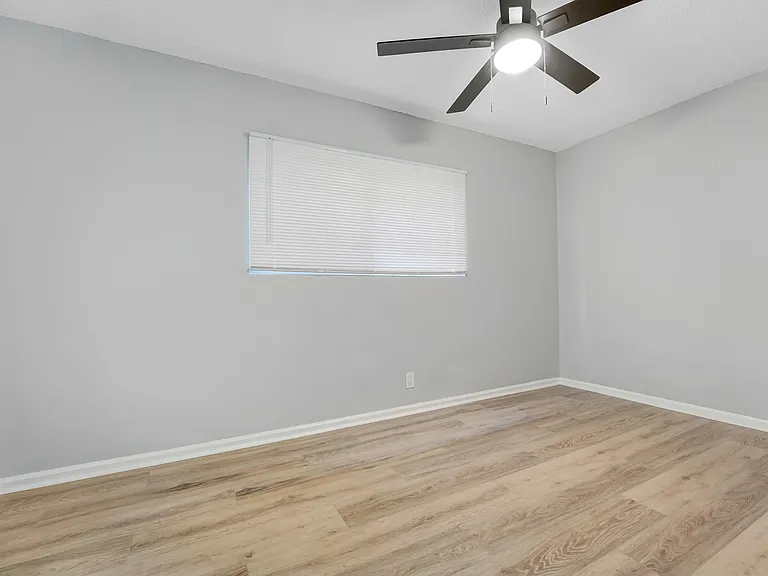 1114 W 117th St #5 — Photo 10