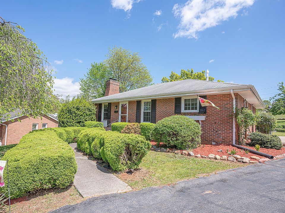 1st image of 208 Whitefield Ct