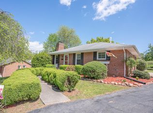 208 Whitefield Ct, Salem, VA 24153