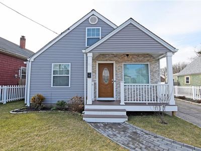 81 Hamlet St, Pawtucket, RI, 02861