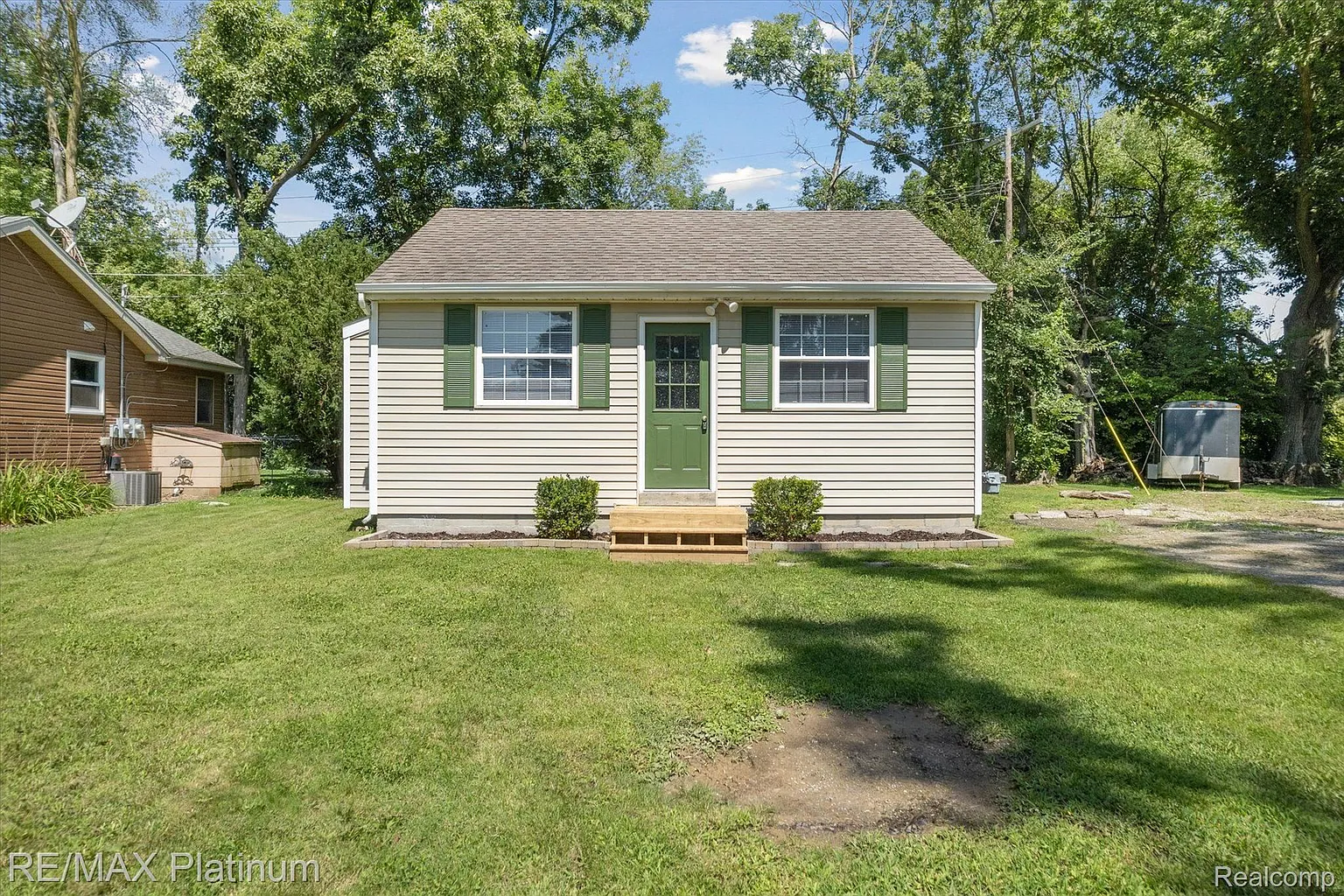 11389 Norway Dr photo 1