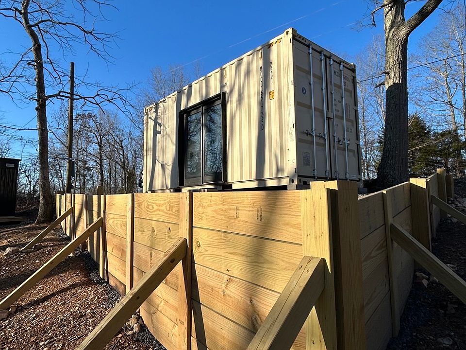 1st image of 637 Riverview Rd