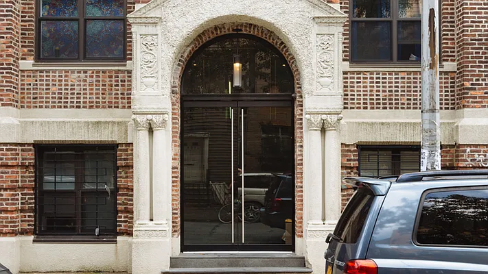 Rented by Nooklyn NYC LLC | media 28