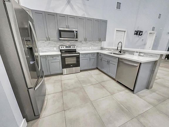 2nd image of 1543 SW 32nd Street