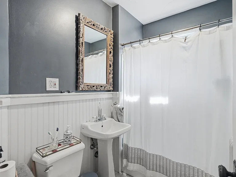 126 Richmond St #2 — Photo 15