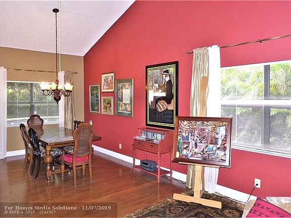 4th image of 1930 E Oak Knoll Cir