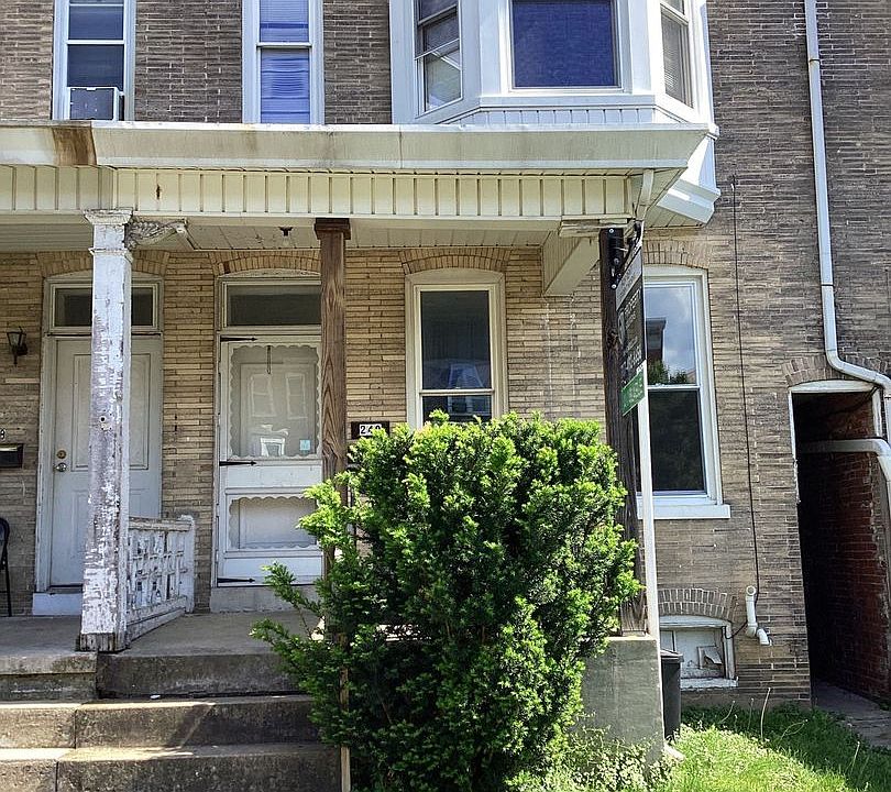 1st image of 240 W Jackson St #Ffe9ff83d