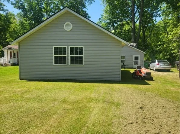 3676 Glenwood Dr, Austinburg, OH 44010