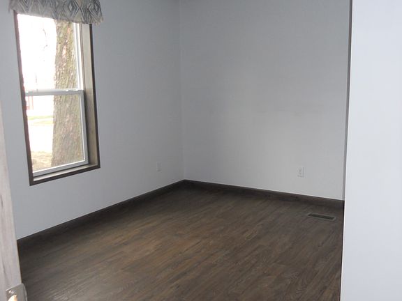 4th image of 5975 NE Berwick Dr #D118