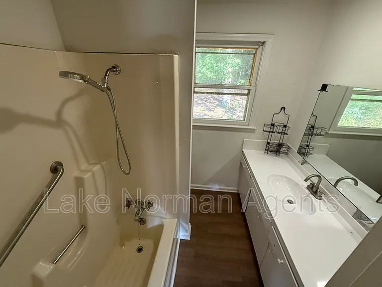 2549 N Olivers Cross Rd — Photo 8