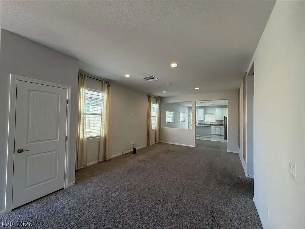 3 bed, 2.0 bath, 1490 sqft, $2,250 — Photo 3