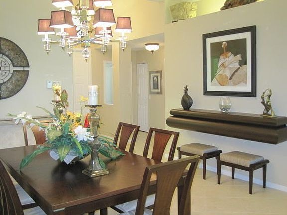 SOUTH PACIFIC SIDE DINING ROOM