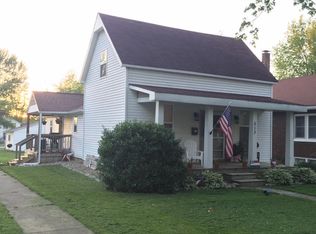 513 S Locust St, Pana, IL