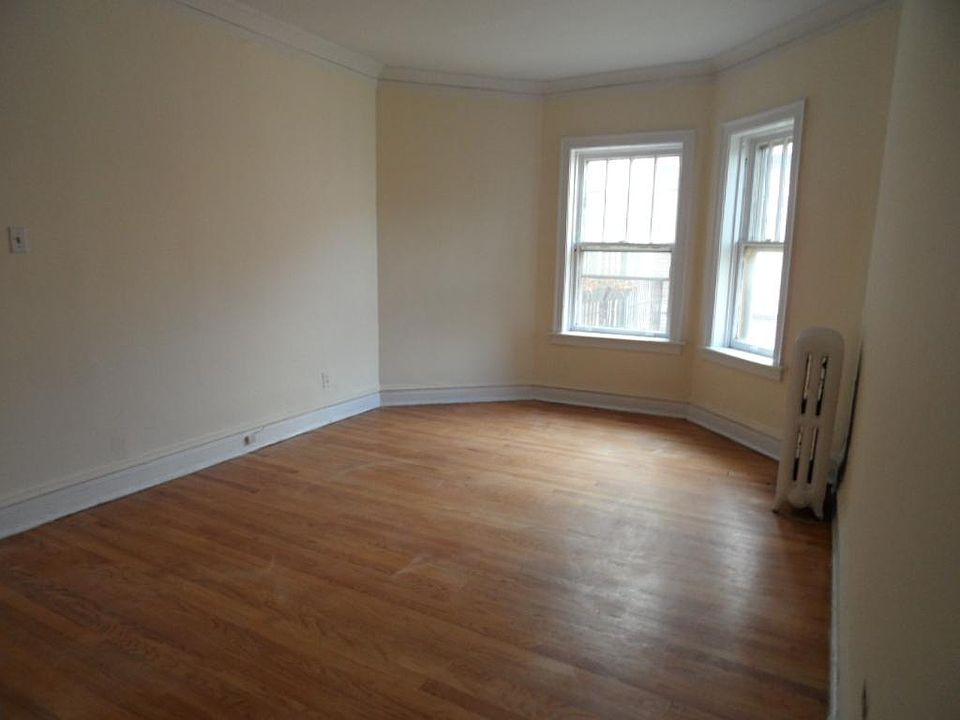 1st image of 1237 W North Shore Ave APT 3C