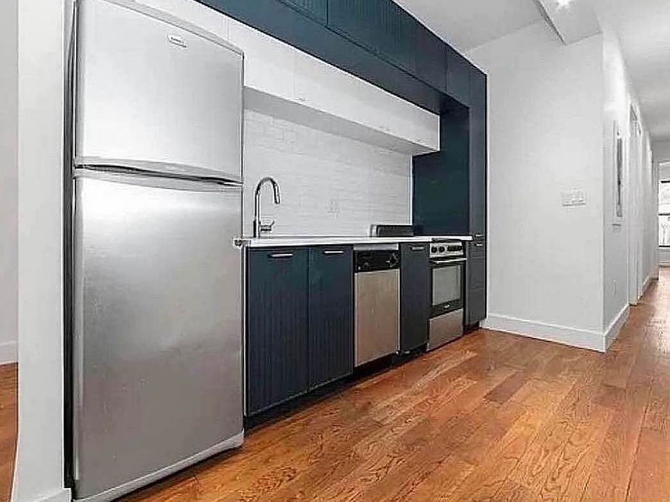 1st image of 858 Hancock St #3B