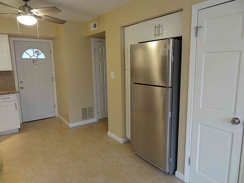 2nd image of 97 Lombard Ct #97