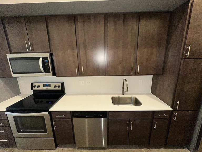 1632 Central Parkway — Photo 8