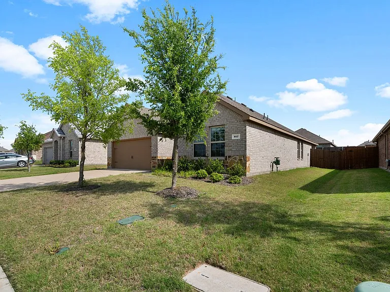 917 Dewy Glen Ln — Photo 4