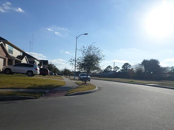 4th image of 2006 Diamond Crest Dr
