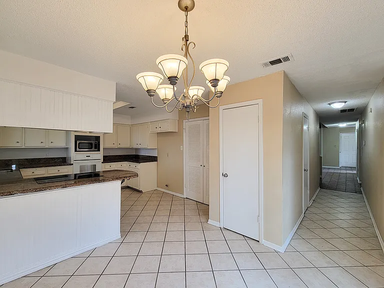 2710 Quail Creek Dr — Photo 21
