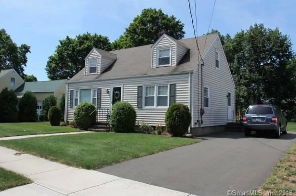 5 bed, 1224 sqft, $4,500 — Photo 1