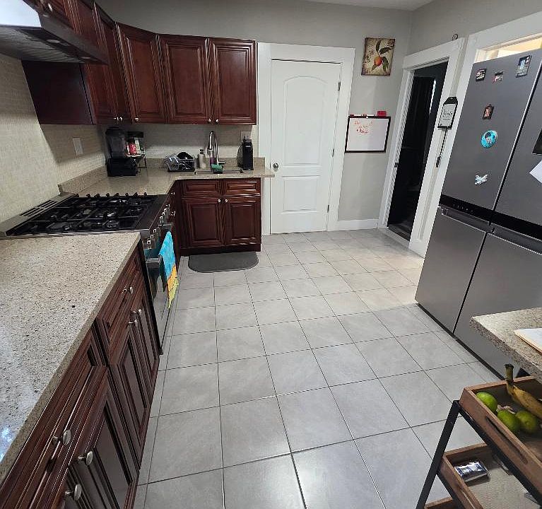 2nd view of kitchen