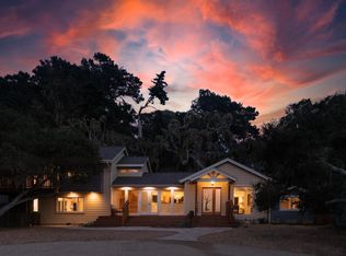 275 Crocker Ave, Pacific Grove, CA 93950