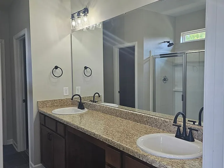 512 Lionheart Ln — Photo 10