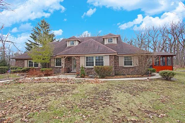 21158 N Highwood Rd photo 1