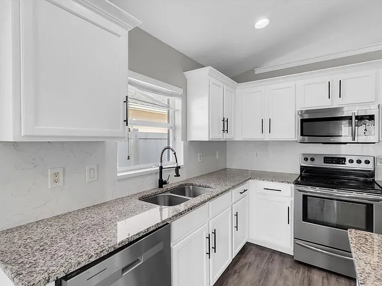 3335 Clover Blossom Cir — Photo 8
