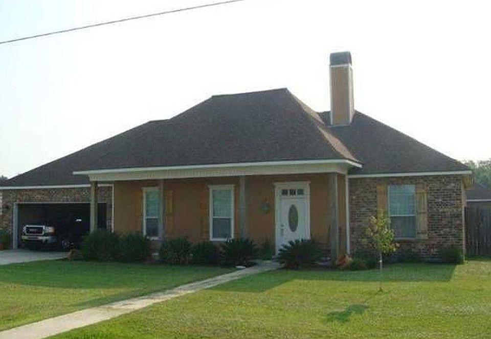 1st image of 108 Deer Valley Ln