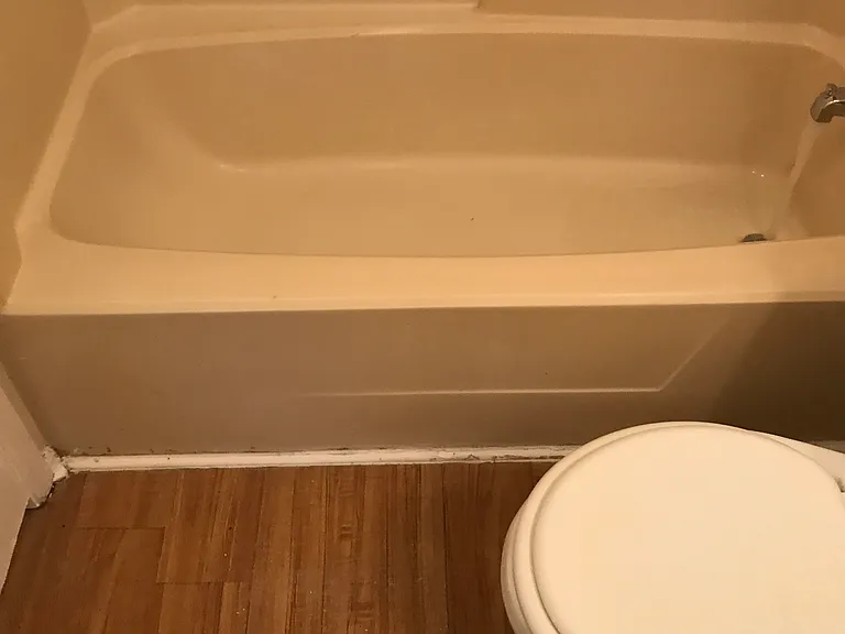 1121 Houston Dr — Photo 4