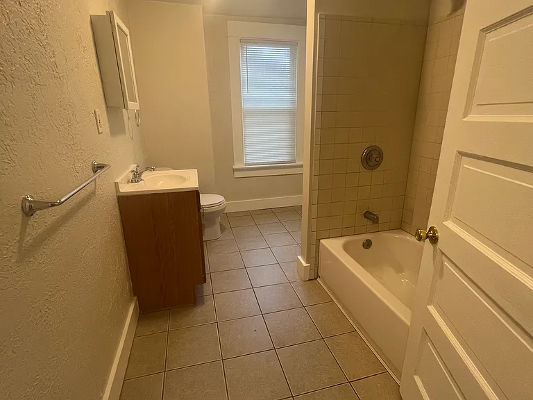 716 Grace Ave — Photo 14